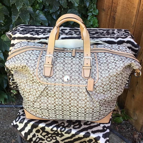 AVA Coach Voyage Signature Cabin Bag XL . Bag has been used shows minimal … - Picture 1 of 4